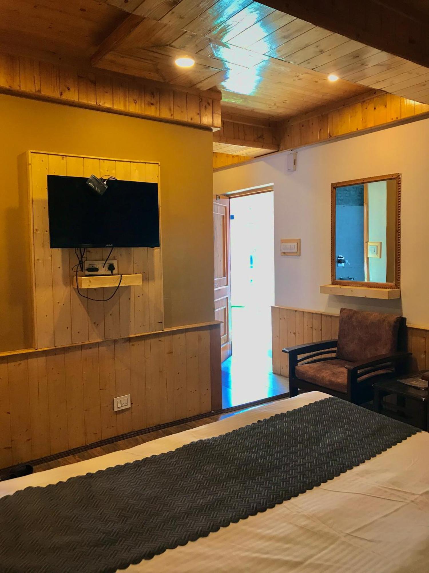 The Avenue Hotel , Manali A River Side Hotel מראה חיצוני תמונה