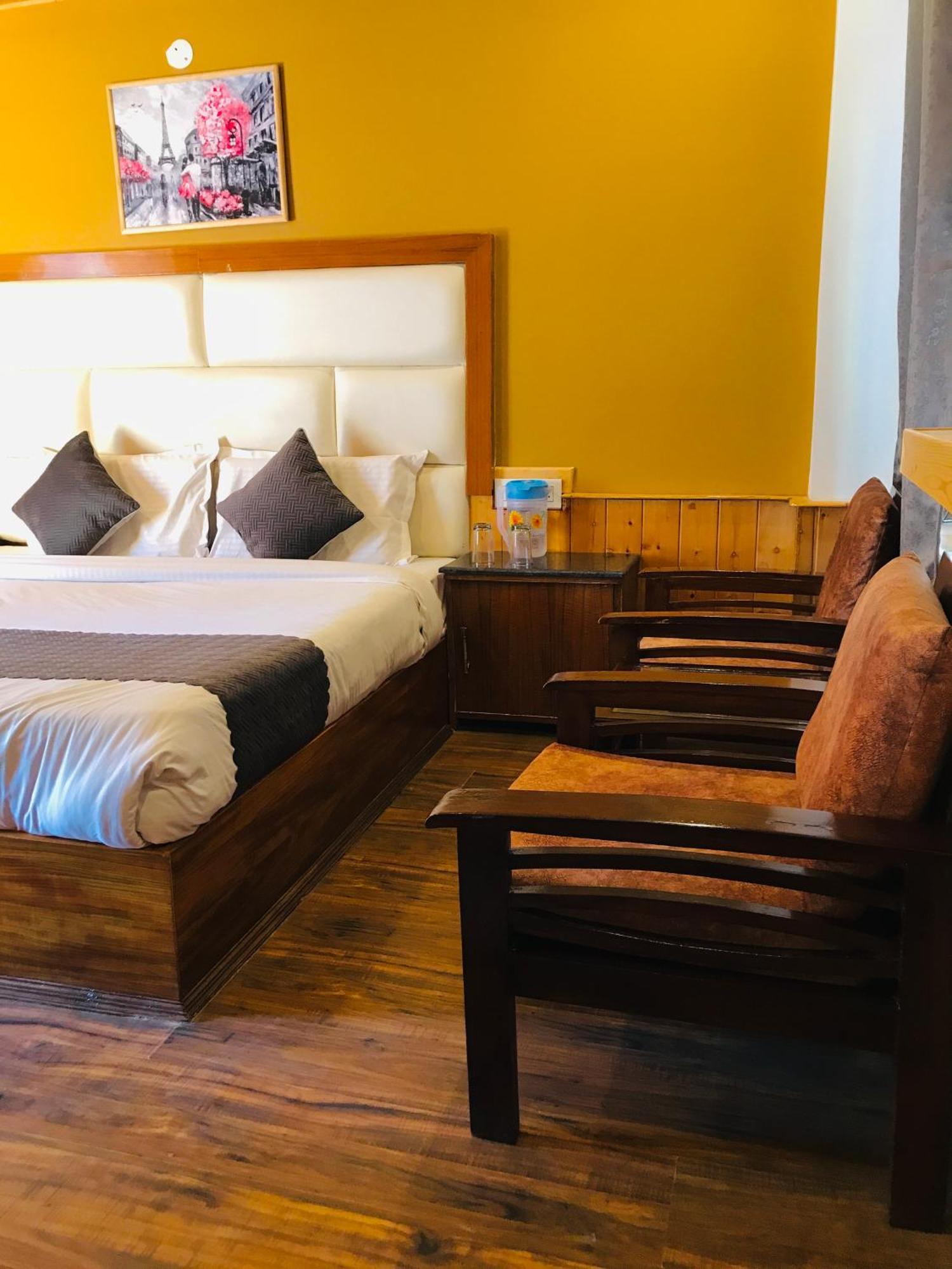 The Avenue Hotel , Manali A River Side Hotel מראה חיצוני תמונה