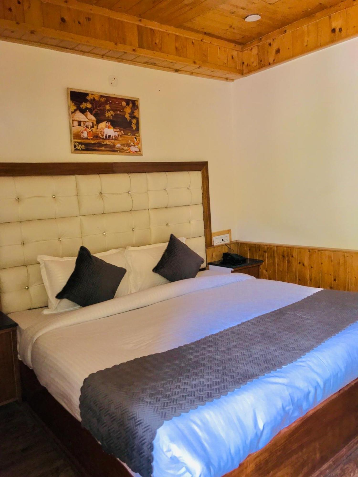 The Avenue Hotel , Manali A River Side Hotel מראה חיצוני תמונה
